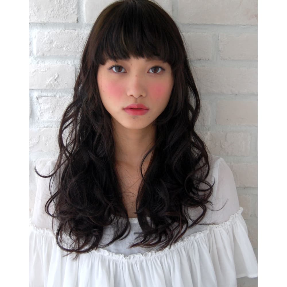 黒髪でも似合う ふんわりパーマスタイル Allure アリュウル のヘアスタイル 美容院 美容室を予約するなら楽天ビューティ 黒髪でも似合う ふんわりパーマスタイル Allure アリュウル のヘアスタイル 美容院 美容室を予約するなら楽天ビューティ
