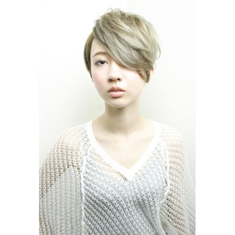 前髪長めベリーショート Renjishi Renjishi Aoyama レンジシ のヘアスタイル 美容院 美容室を予約するなら楽天ビューティ