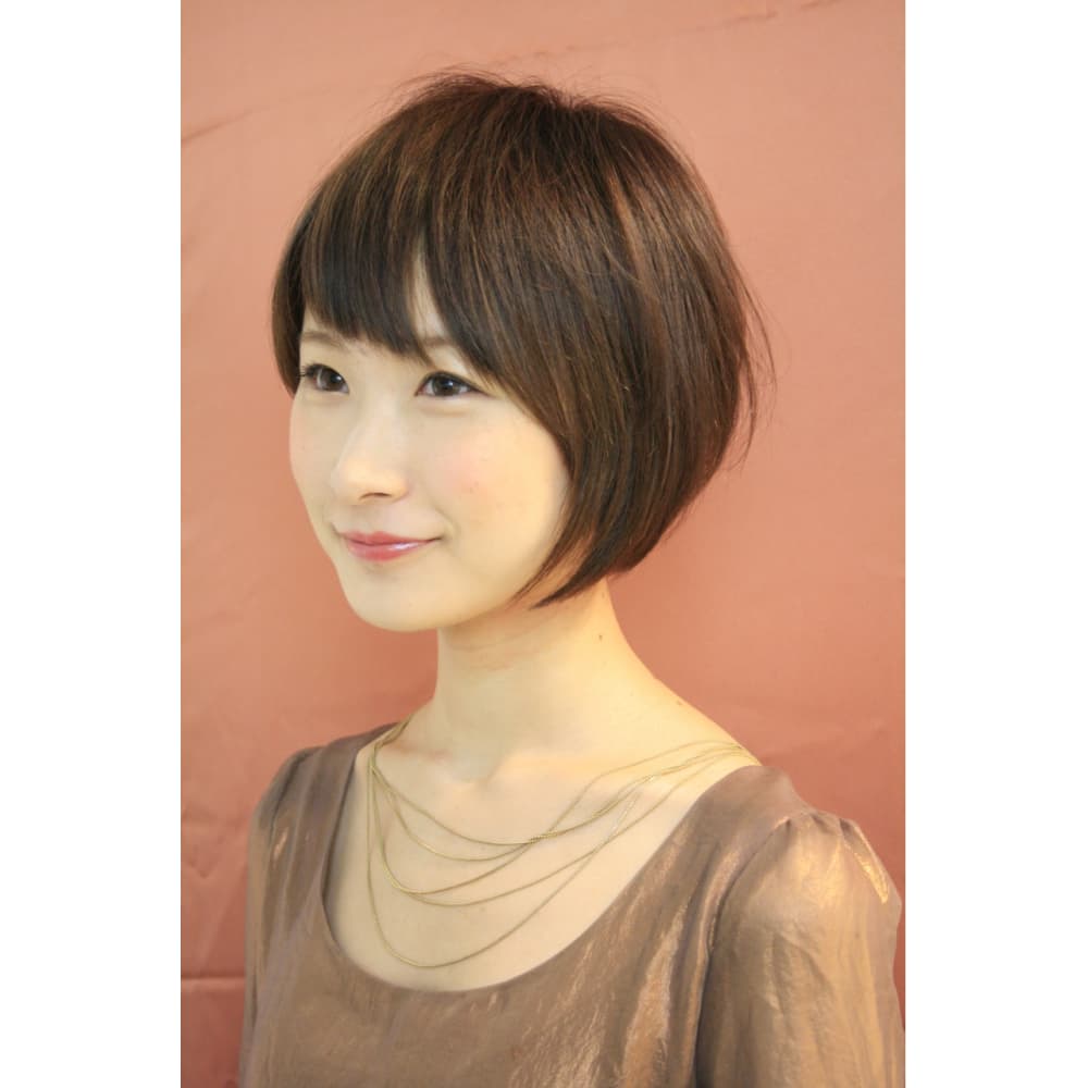 シルクアシメショート Renjishi Renjishi Aoyama レンジシ のヘアスタイル 美容院 美容室を予約するなら楽天ビューティ