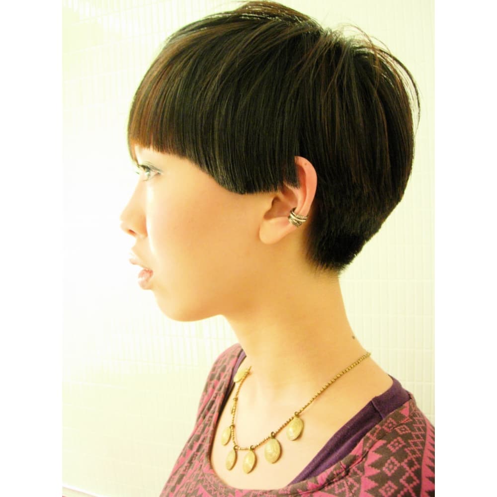 ジオメトリックショート Renjishi Aoyama レンジシ のヘアスタイル 美容院 美容室を予約するなら楽天ビューティ