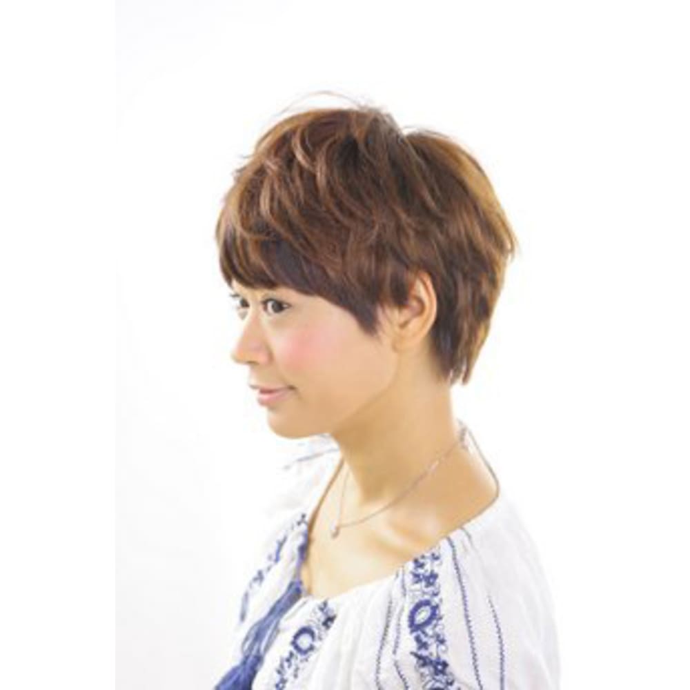 無造作なはねがオシャレなラブリーショート Full Bloom 髪質改善 ヘッドスパ フルブルーム カミシツカイゼン アンド ヘッドスパ のヘアスタイル 美容院 美容室を予約するなら楽天ビューティ