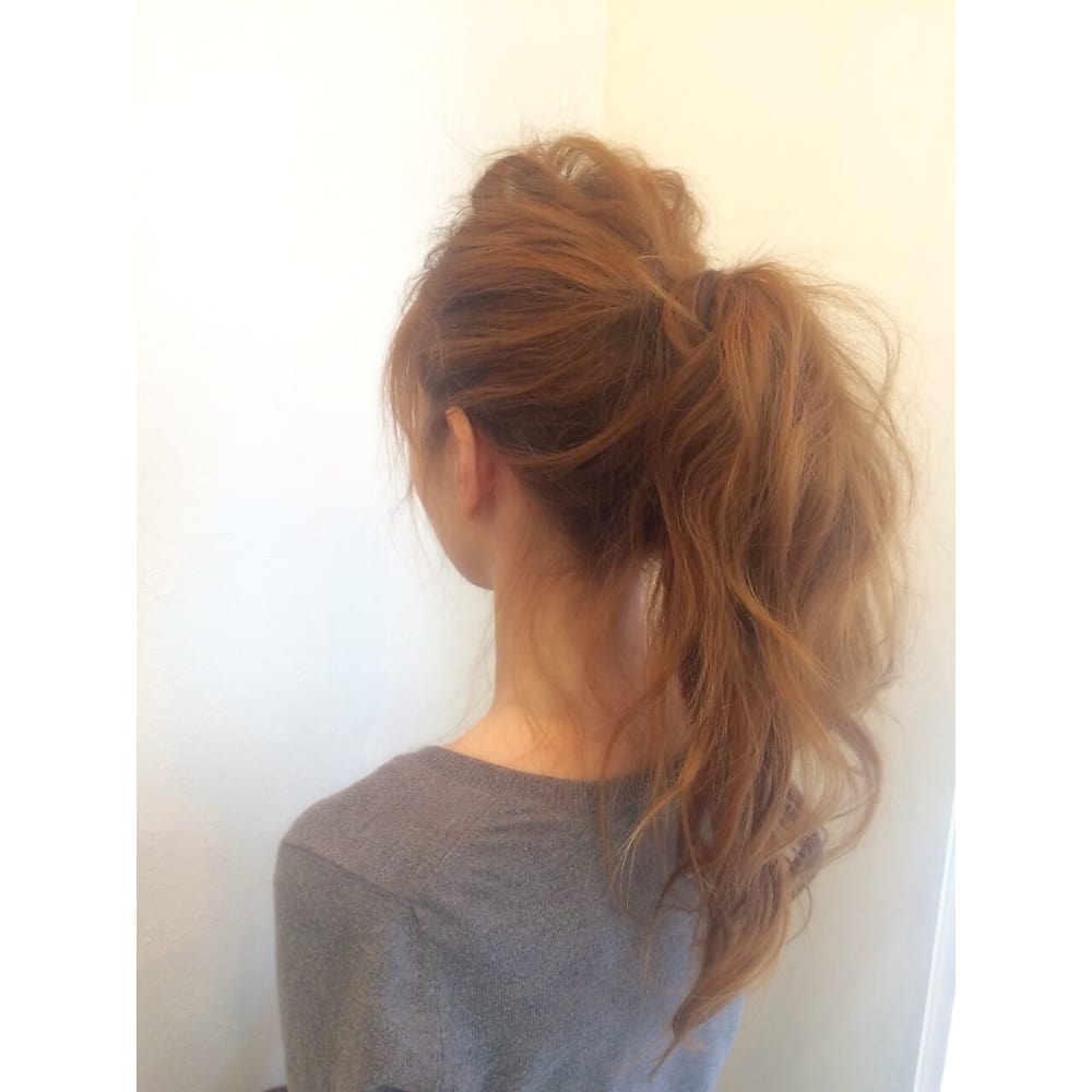 Xes Ta ルーズポニーテール Xes Ta シェスタ のヘアスタイル 美容院 美容室を予約するなら楽天ビューティ
