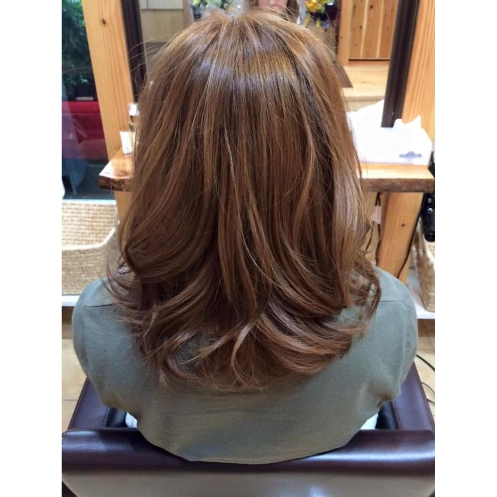 大人かわいいセミロング Beauty Box Bambi ビューティーボックスバンビ のヘアスタイル 美容院 美容室を予約するなら楽天ビューティ