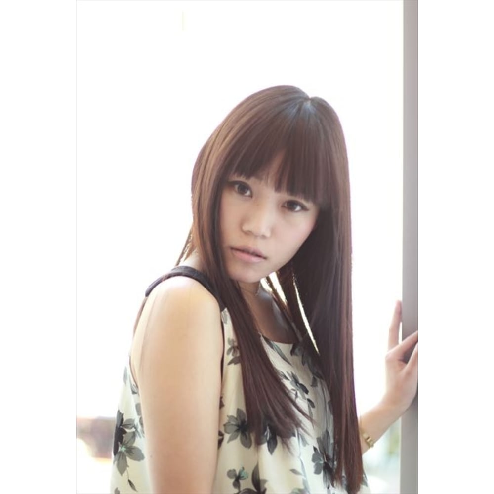 重め前髪 ダークトーンのストレートでこなれクール女子ロング Cocochi 葛西店 ココチカサイテン のヘアスタイル 美容院 美容室を予約するなら楽天ビューティ