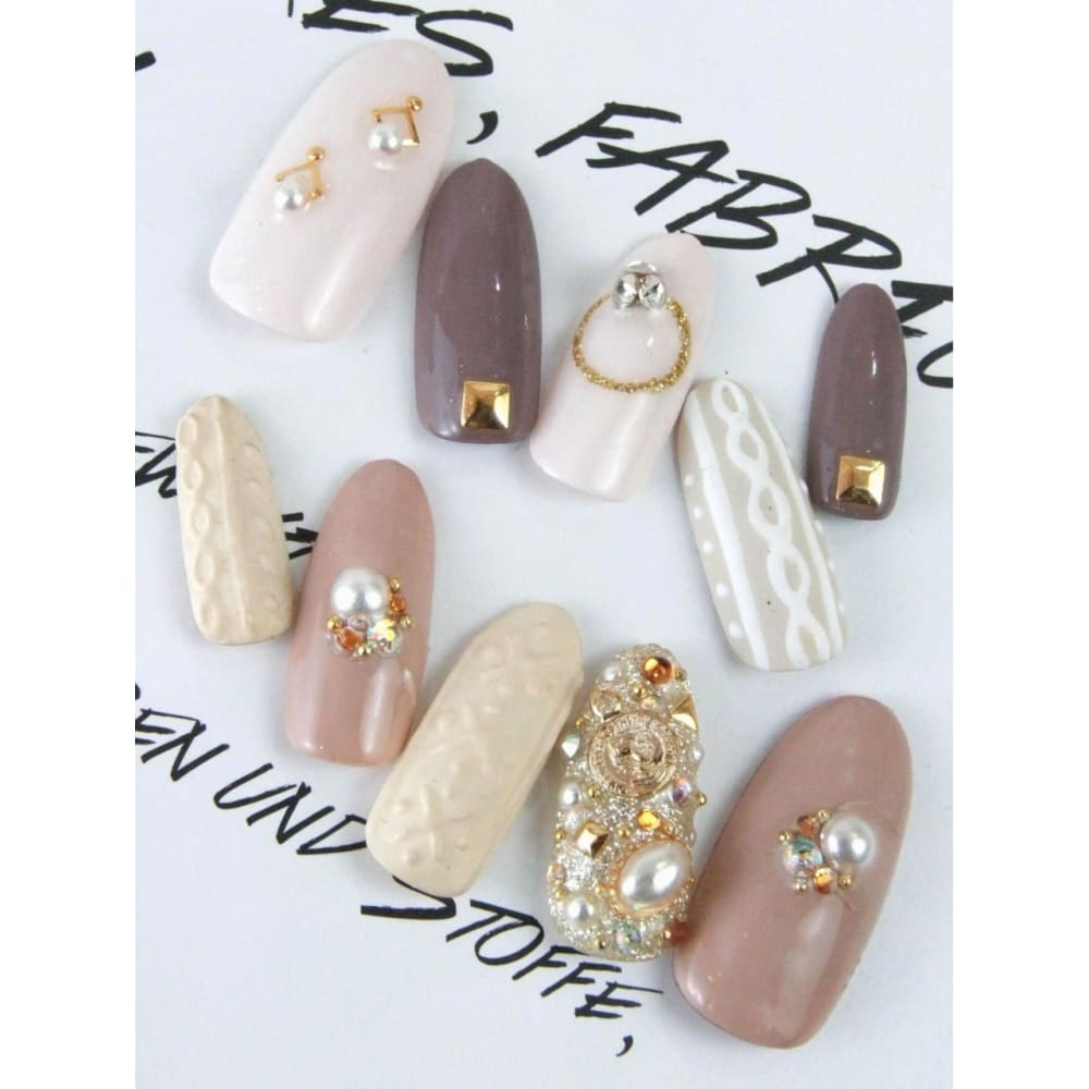 ニット ビジュー Nail Moa 三軒茶屋店 ネイルモアサンゲンヂャヤテン のネイルデザイン ネイル まつげサロンを予約するなら楽天ビューティ