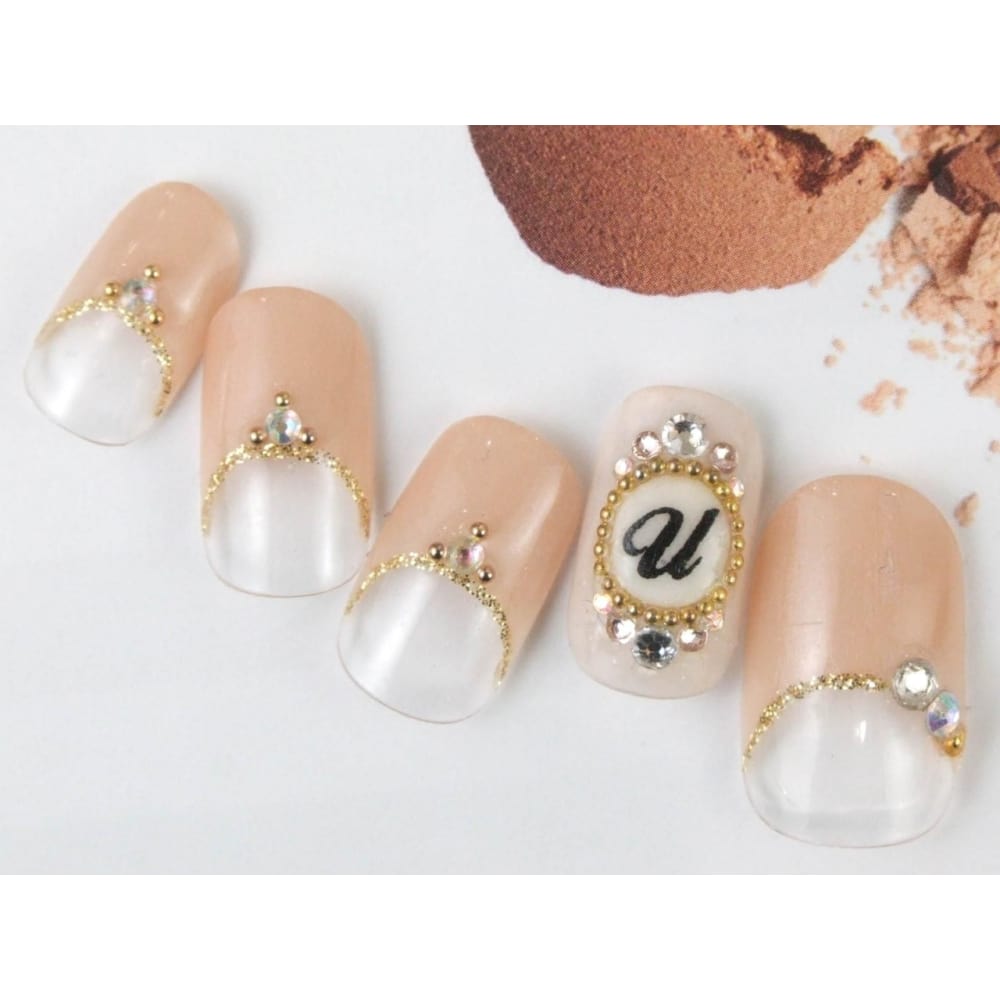 イニシャル 逆フレンチ Nail Moa 三軒茶屋店 ネイルモアサンゲンヂャヤテン のネイルデザイン ネイル まつげサロンを予約するなら楽天ビューティ