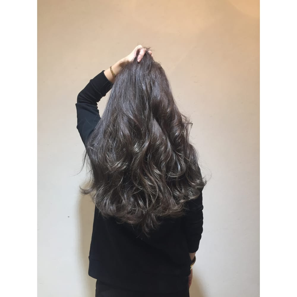 スケルトンな暗髪ディープシルバーアッシュ Trico 梅田茶屋町店 トリコ のヘアスタイル 美容院 美容室を予約するなら楽天ビューティ