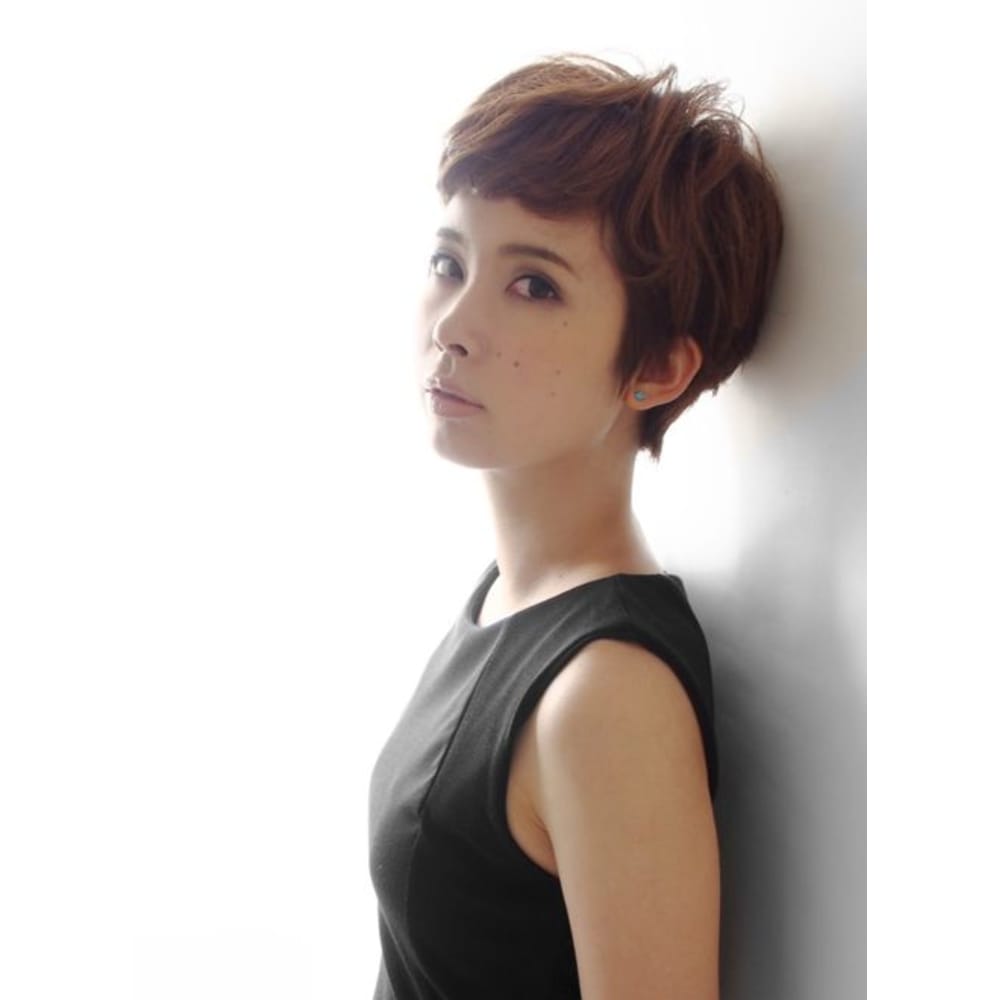 横顔美人の大人ベリークールショート Circus By Beautrium 表参道 サーカスバイビュートリアム のヘアスタイル 美容院 美容室を予約するなら楽天ビューティ