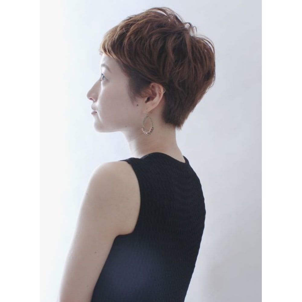 大人で上品なショートヘア 担当 堀越真 Circus By Beautrium 表参道 サーカスバイビュートリアム のヘアスタイル 美容院 美容室を予約するなら楽天ビューティ