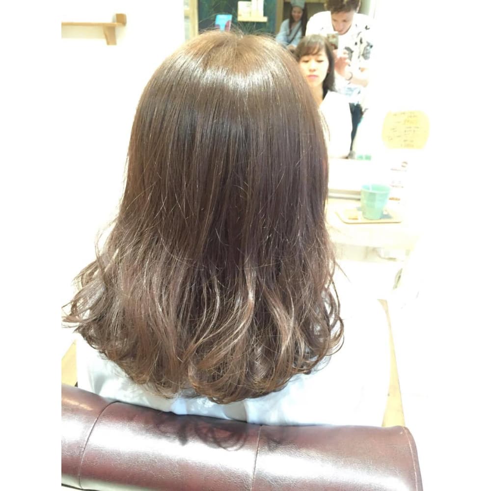 Liberty 7トーンスモーキーグレージュ ブリーチなし Liberty リバティ のヘアスタイル 美容院 美容室を予約するなら楽天ビューティ Liberty 7トーンスモーキーグレージュ ブリーチなし Liberty リバティ のヘアスタイル 美容院 美容室を予約するなら楽天ビューティ