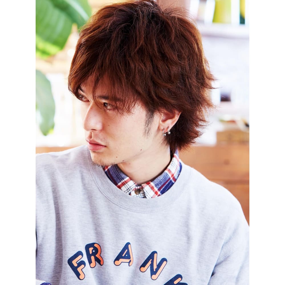 安定の爽やかさ メンズの色気を出した外ハネショートレイヤー Hair Arks 上大岡店 ヘアーアークス のヘアスタイル 美容院 美容室を予約するなら楽天ビューティ