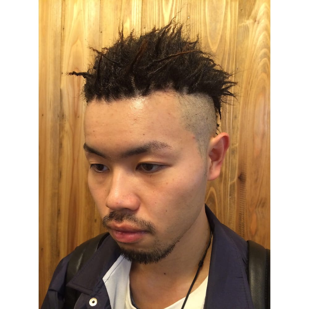 ショート ツイストパーマ 2ブロック Capelli Malena カペリマレーナ のヘアスタイル 美容院 美容室を予約するなら楽天ビューティ