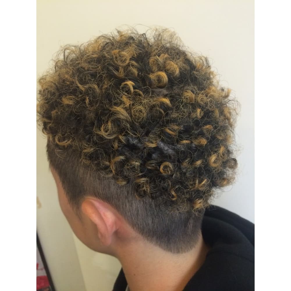 ブリーチカラー 2ブロックスパイラル Capelli Malena カペリマレーナ のヘアスタイル 美容院 美容室を予約するなら楽天ビューティ ブリーチカラー 2ブロックスパイラル Capelli Malena カペリマレーナ のヘアスタイル 美容院 美容室を予約するなら楽天ビューティ
