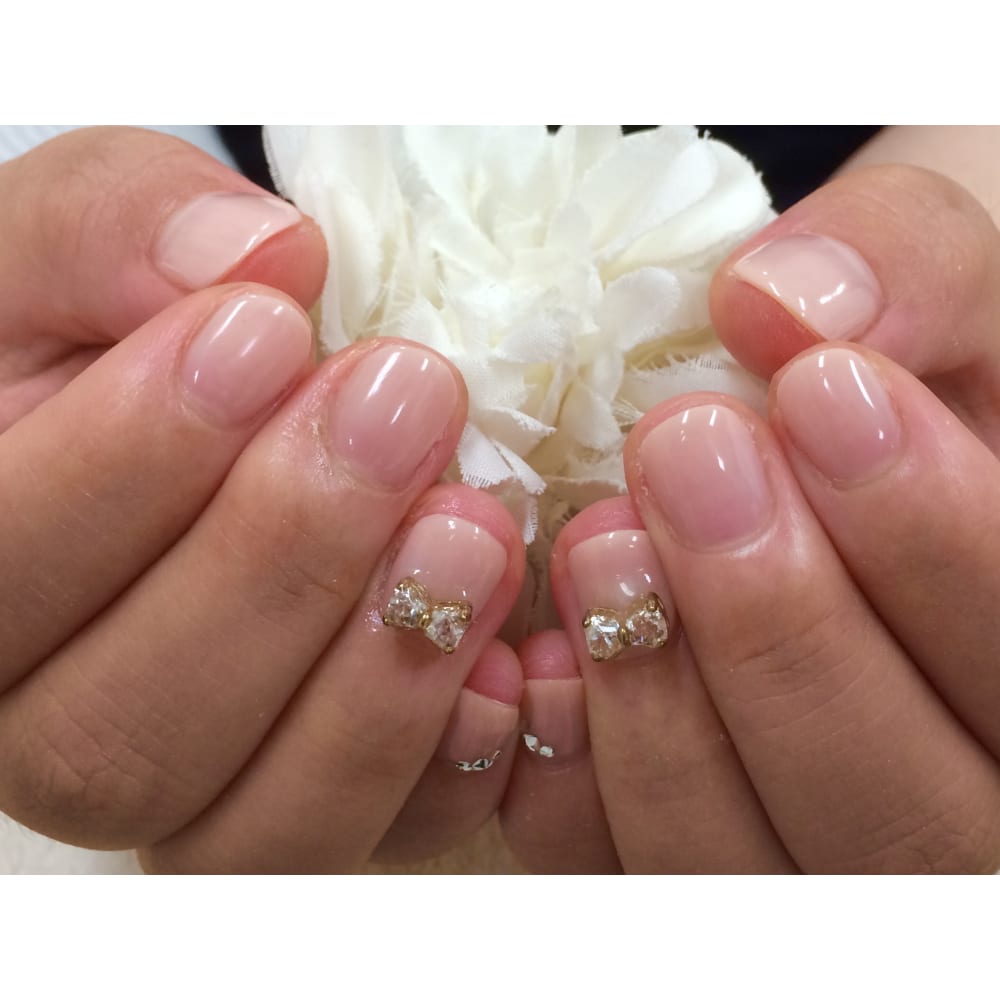 リボンパーツ Luna Nail ルナネイル のネイルデザイン ネイル まつげサロンを予約するなら楽天ビューティ