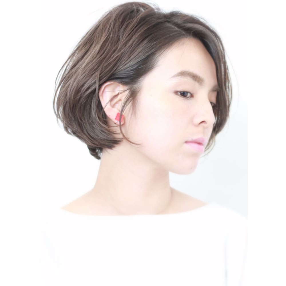 大人シンプルひし形耳かけボブ Beautrium Ginza ビュートリアム のヘアスタイル 美容院 美容室を予約するなら楽天ビューティ