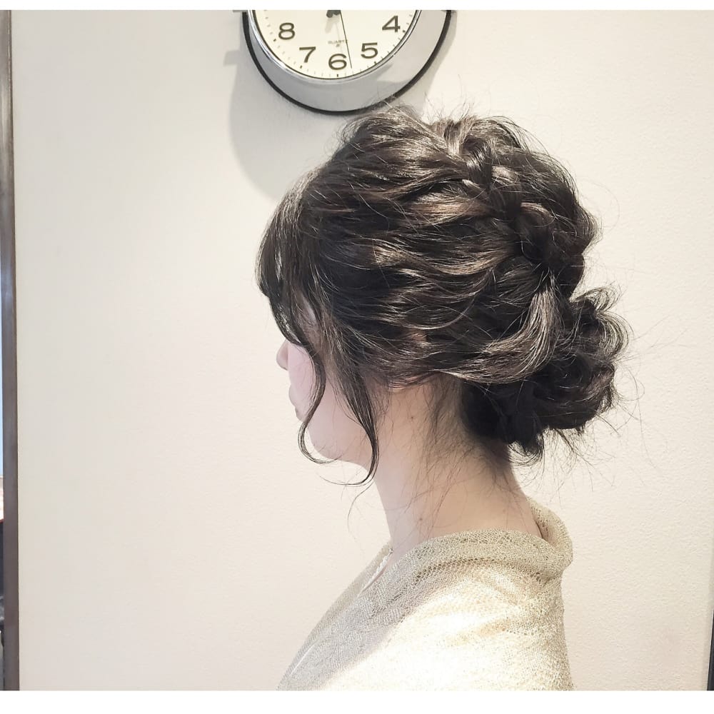 崩れそうで崩れないゆる編み込みアップ Un Voyage 津田沼店 アンボヤージュ のヘアスタイル 美容院 美容室を予約するなら楽天ビューティ