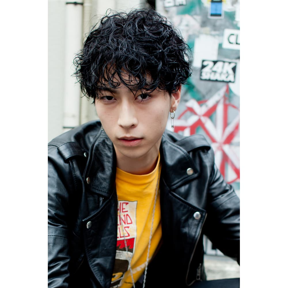 くせ毛外国人風パンクロックスタイル Marco マルコ のヘアスタイル 美容院 美容室を予約するなら楽天ビューティ