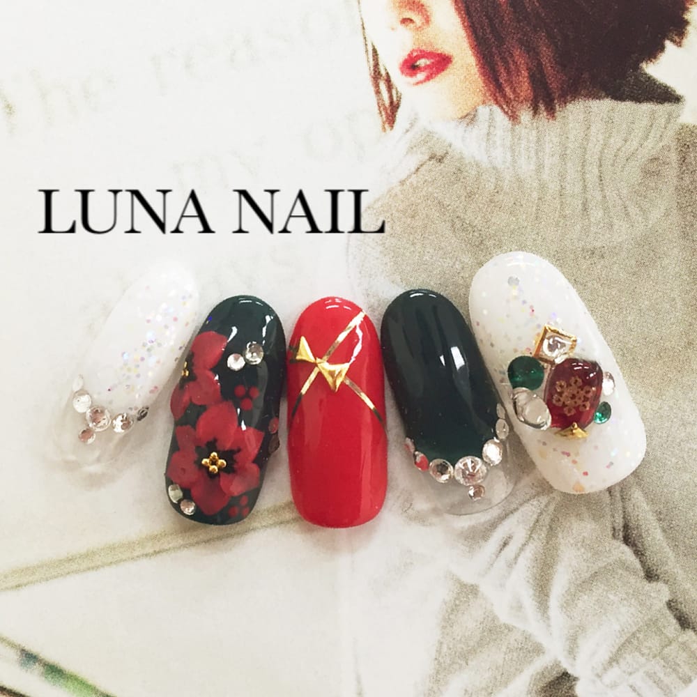 大人のクリスマスネイル Luna Nail ルナネイル のネイルデザイン ネイル まつげサロンを予約するなら楽天ビューティ 大人のクリスマスネイル Luna Nail ルナネイル のネイルデザイン ネイル まつげサロンを予約するなら楽天ビューティ