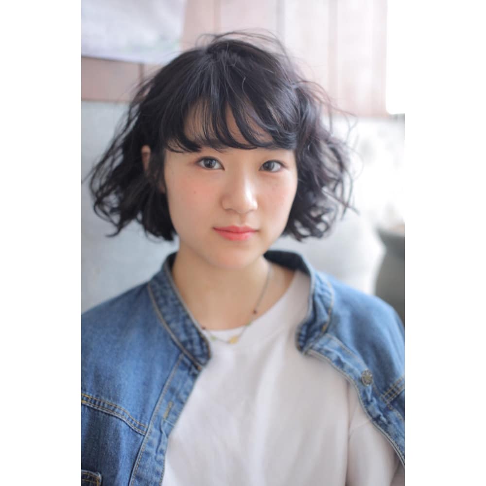 黒髪パーマボブ Fam 代官山 ファム ダイカンヤマ のヘアスタイル 美容院 美容室を予約するなら楽天ビューティ