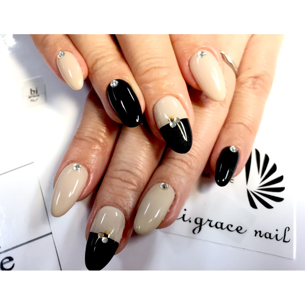 ブラックネイル Bi Grace Nail ビ グレイスネイル のネイルデザイン ネイル まつげサロンを予約するなら楽天ビューティ