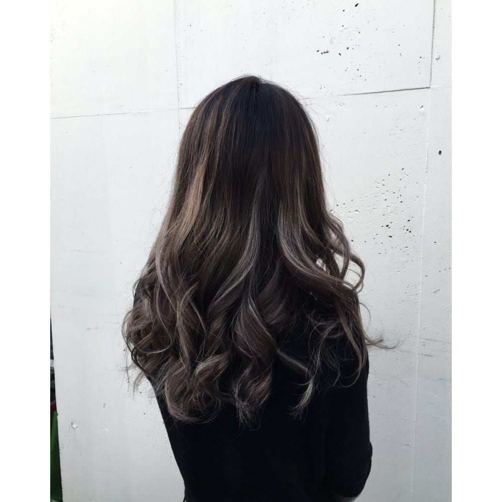 ハイライトグラデーションカラー Richromatic Hair Studio リ ハイライトグラデーションカラー Richromatic Hair Studio リ