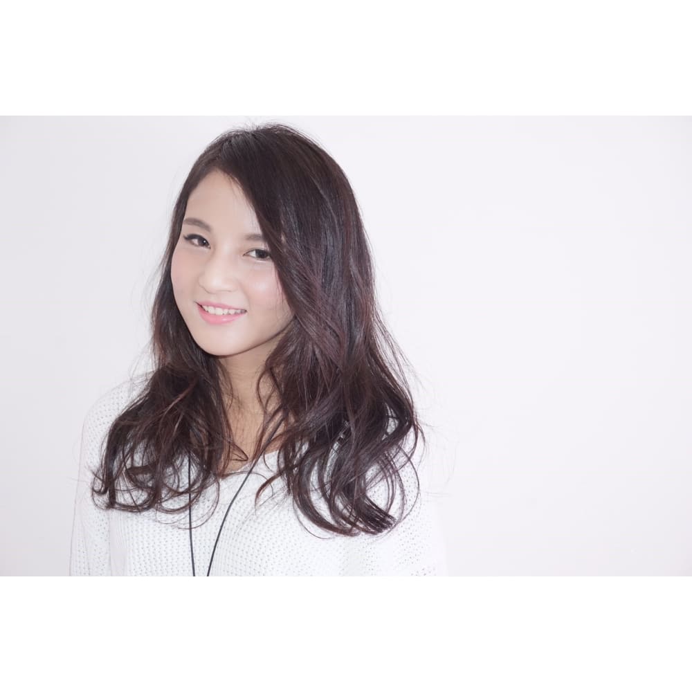 かきあげバングでつくるゆるふわ2wayウェーブ Akala Hair Laule A アカラヘアー ラウレア のヘアスタイル 美容院 美容室を予約するなら楽天ビューティ