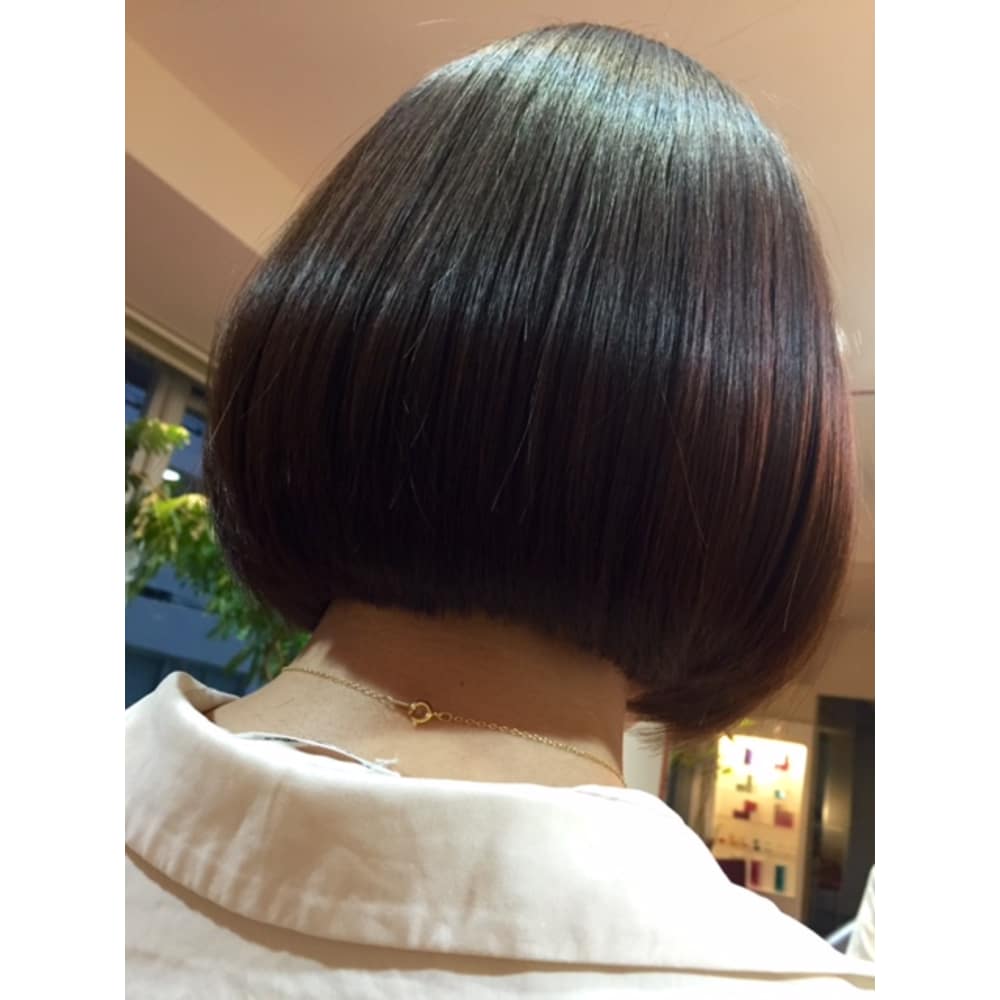 お客様スタイル モード感なら切りっぱなしボブ 毛先の丸み Fullbright 心斎橋 堺筋本町 南船場 フルブライト のヘアスタイル 美容院 美容室を予約するなら楽天ビューティ