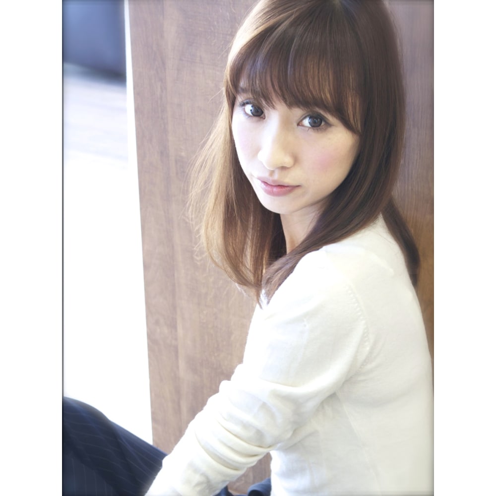 サラッとまとまるミディアムスタイル Aman アマン のヘアスタイル 美容院 美容室を予約するなら楽天ビューティ