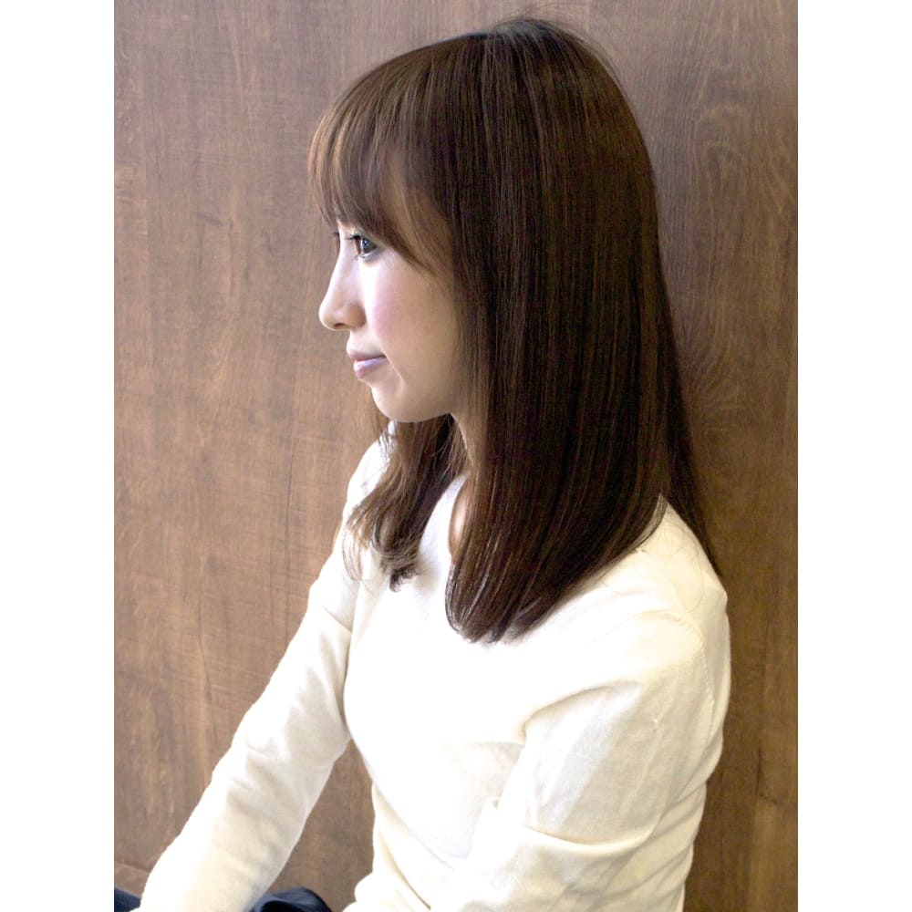 サラッとまとまるミディアムスタイル Aman アマン のヘアスタイル 美容院 美容室を予約するなら楽天ビューティ