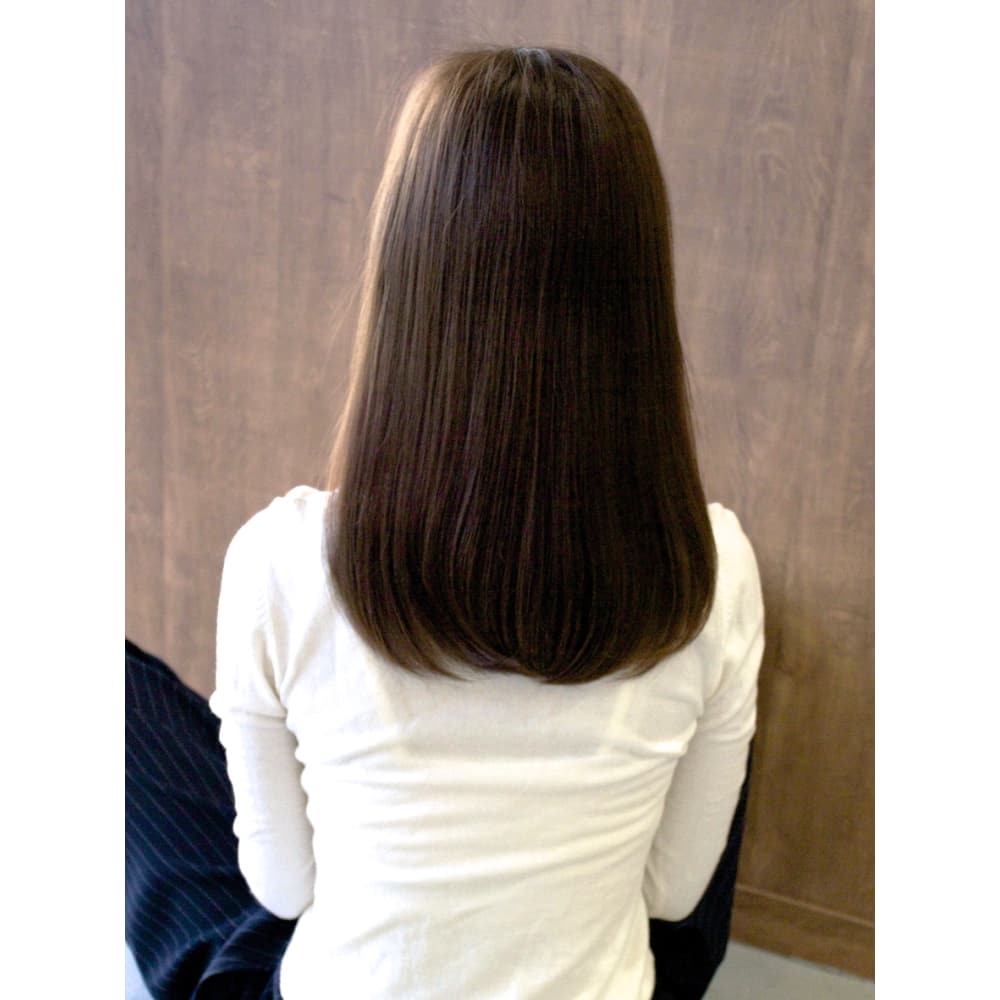 サラッとまとまるミディアムスタイル Aman アマン のヘアスタイル 美容院 美容室を予約するなら楽天ビューティ