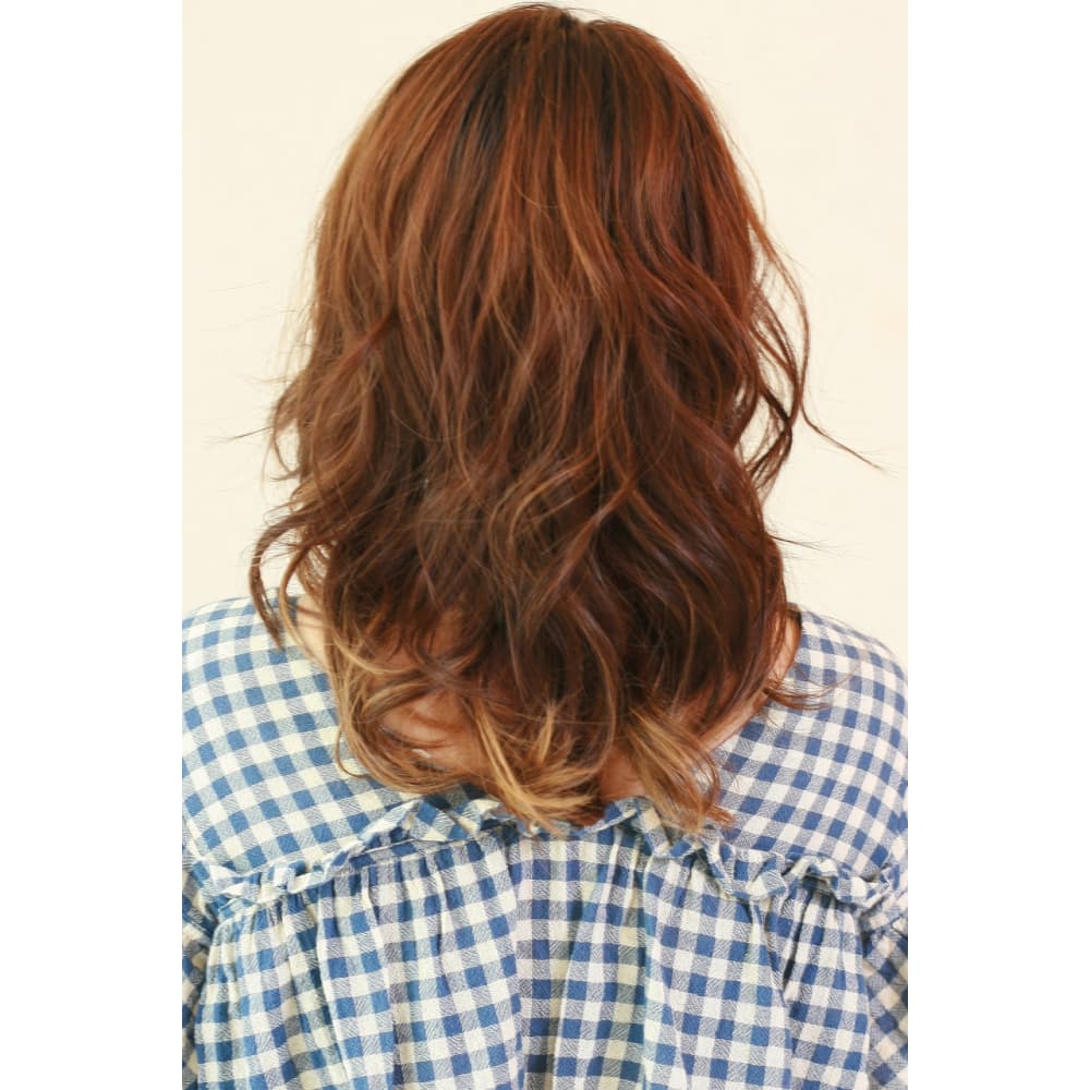 柔らかウェーブでアレンジ自在 ミディアムレイヤー Siecle Hair Spa 柔らかウェーブでアレンジ自在 ミディアムレイヤー Siecle Hair Spa