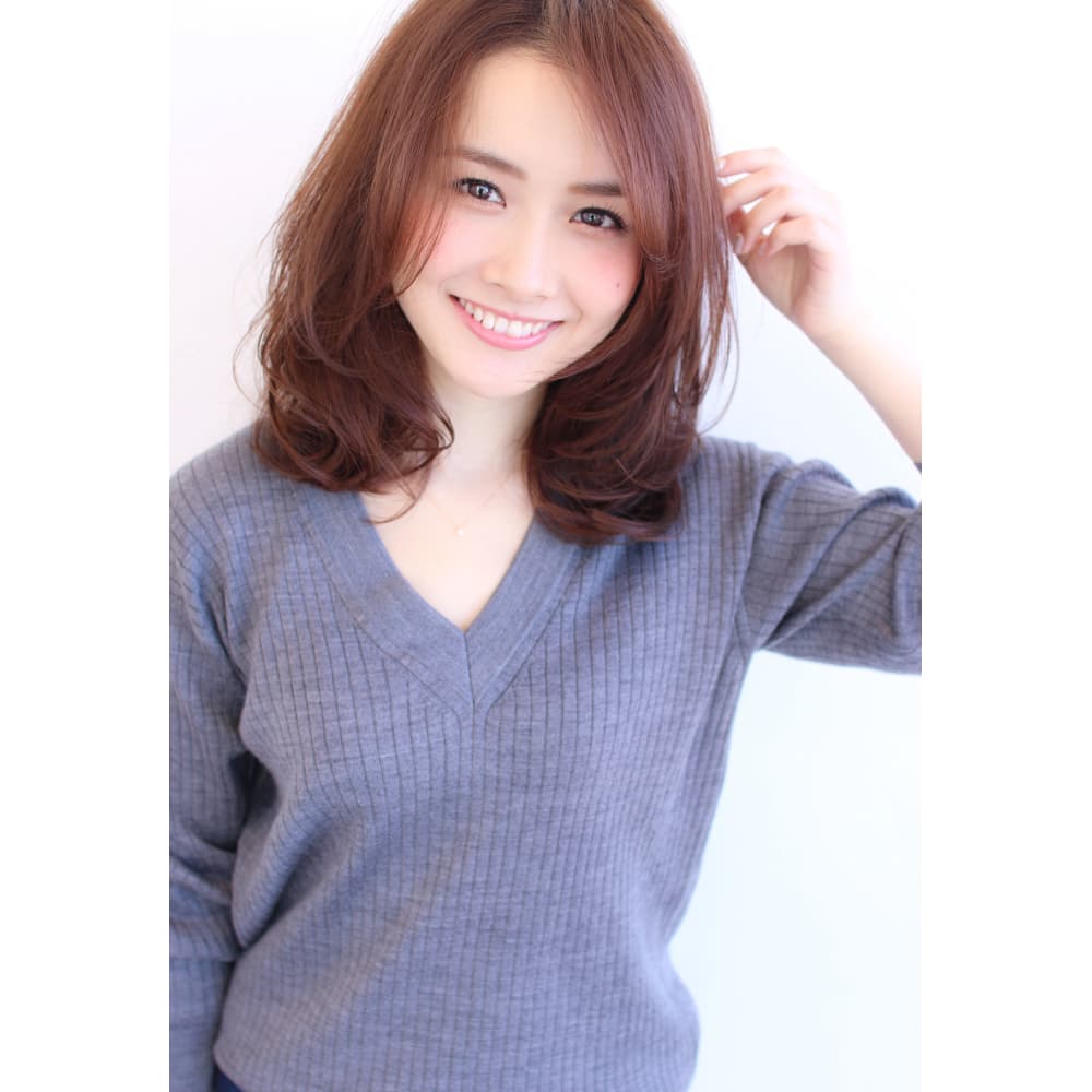 チークバングのデジタルパーマセミディ H 392 Alice By Afloat アリスバイアフロート のヘアスタイル 美容院 美容室を予約するなら楽天ビューティ