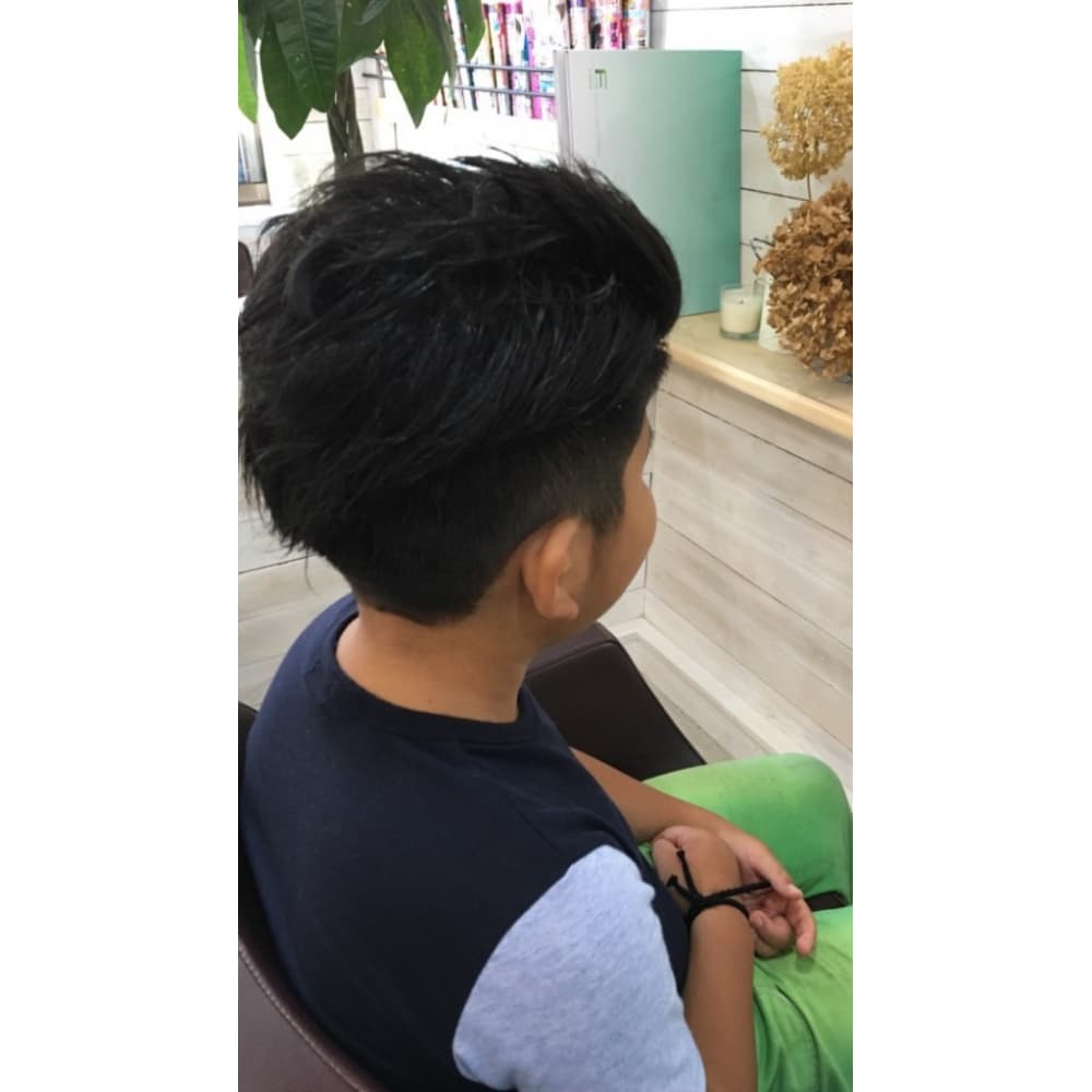 カッコイイキッズカット子供のカットは新松戸ソアーに Soar Hair Works ソアーヘアーワークス のヘアスタイル 美容院 美容室を予約するなら楽天ビューティ カッコイイキッズカット子供のカットは新松戸ソアーに Soar Hair Works ソアーヘアーワークス のヘアスタイル 美容院 美容室を予約するなら楽天ビューティ