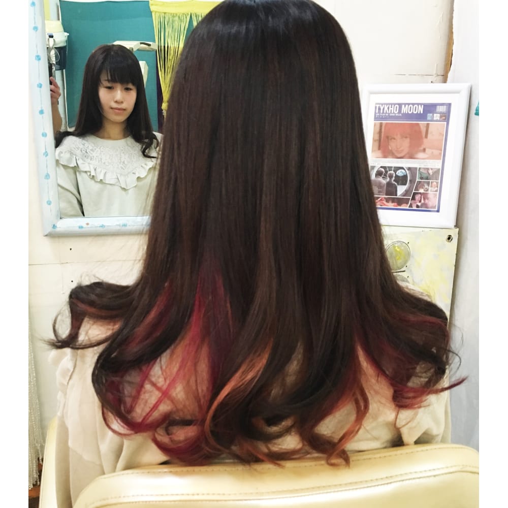 ダークブラウンインナーピンク Hair Valtein バルテイン のヘアスタイル 美容院 美容室を予約するなら楽天ビューティ