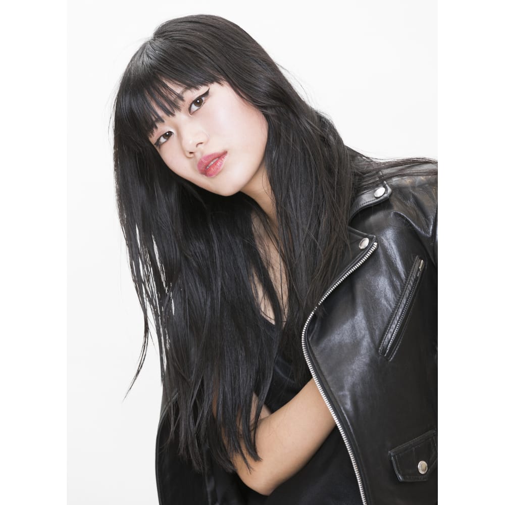 モードな春のロング レイヤー Beautrium 福岡 ビュートリアム のヘアスタイル 美容院 美容室を予約するなら楽天ビューティ