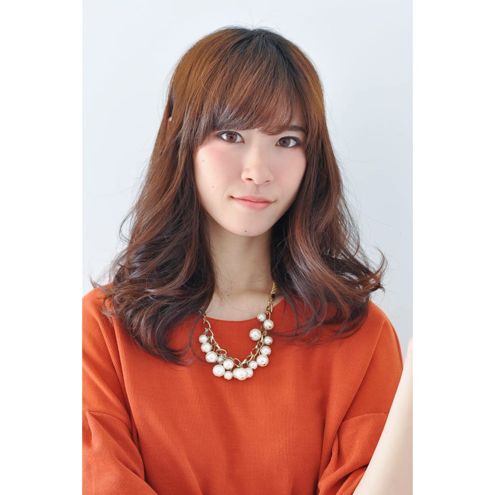 大人女子の簡単巻き髪ヘアー Navel ネーブル のヘアスタイル 美容院 美容室を予約するなら楽天ビューティ