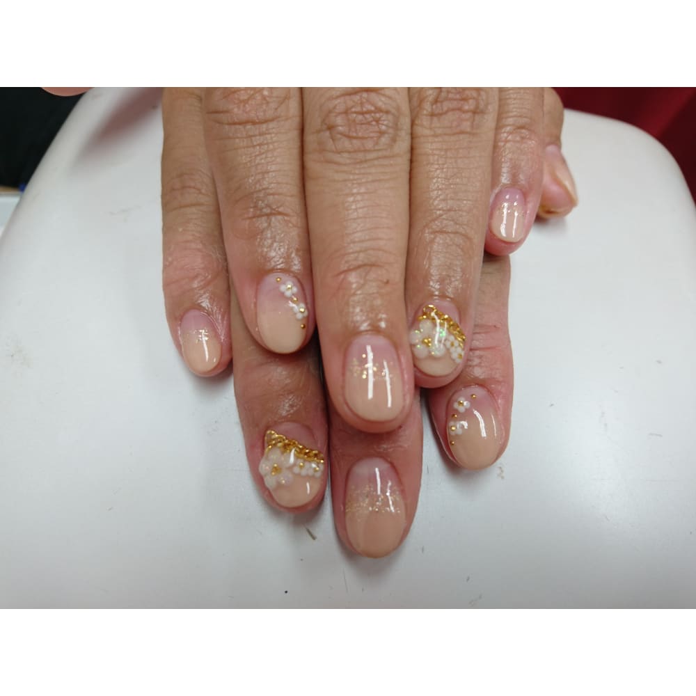 フラワーネイル お上品 Nail Salon Coco ココ のネイルデザイン ネイル まつげサロンを予約するなら楽天ビューティ