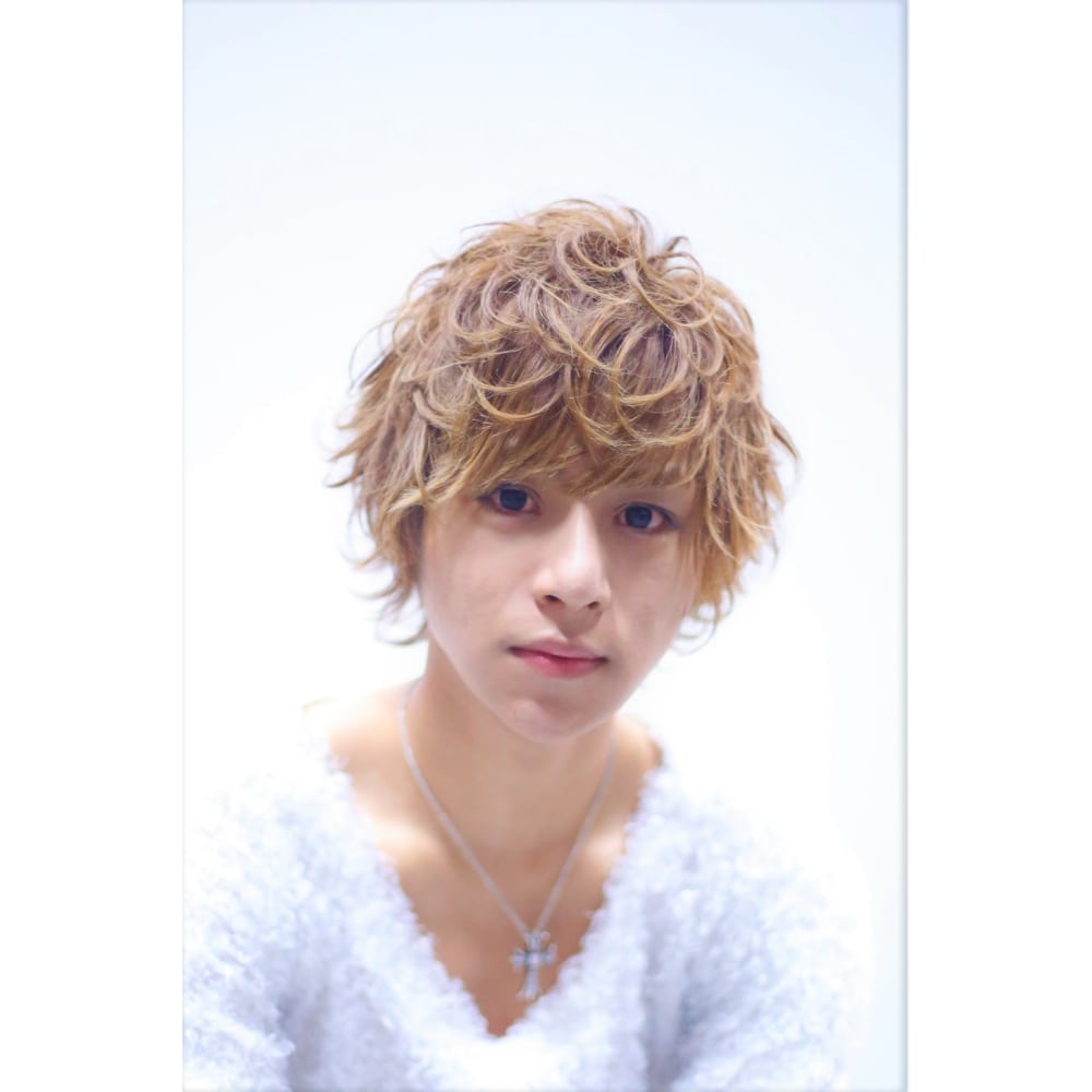 シフォンスノーウルフ Zua ズーア のヘアスタイル 美容院 美容室を予約するなら楽天ビューティ シフォンスノーウルフ Zua ズーア のヘアスタイル 美容院 美容室を予約するなら楽天ビューティ
