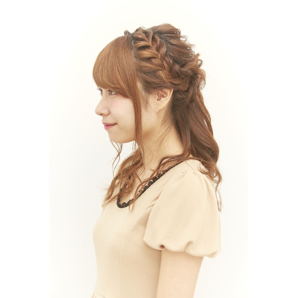 Bormee 編み込みタイトロープのルーズハーフアップ Bor Mee 吉祥寺美容室 ブーミーキチジョウジビヨウシツ のヘアスタイル 美容院 美容室を予約するなら楽天ビューティ
