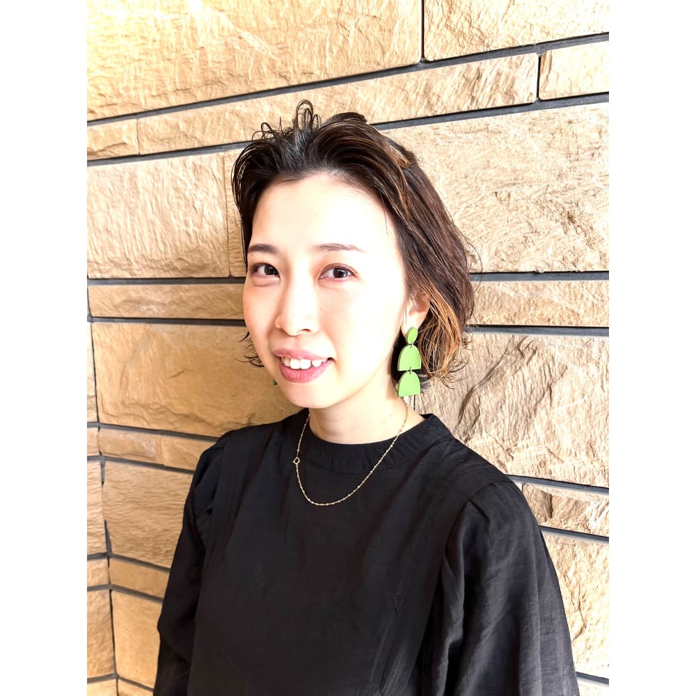 石崎 友香 Hair Atelier Vif ヘアーアトリエビフ のスタッフ 美容院 美容室を予約するなら楽天ビューティ
