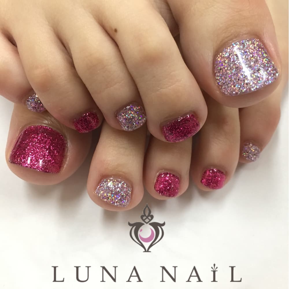 ラメグリッター Luna Nail ルナネイル のネイルデザイン ネイル まつげサロンを予約するなら楽天ビューティ