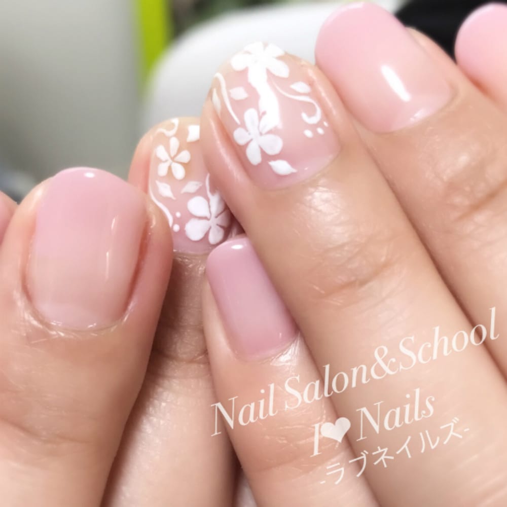 大好評 地爪を削らないジェルネイル Jna認定講師による丁寧なサービスが自慢のプライベートサロン Nail Salon School ラブネイルズ ネイルサロンアンドスクールラブネイルズ のこだわり特集 ネイル まつげサロンを予約するなら楽天ビューティ