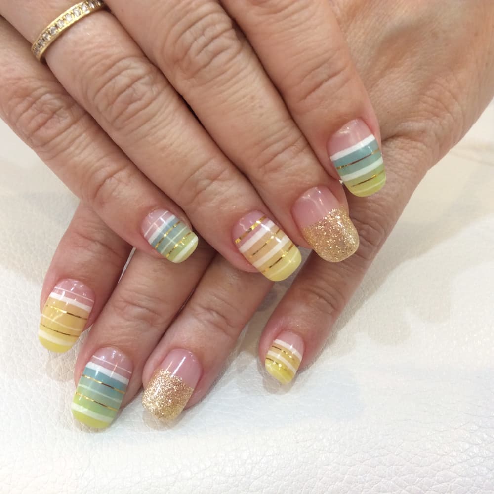 イエローメインの ボーダーネイル Shan Nail Caresalon シャンネイルケアサロン のネイルデザイン ネイル まつげサロンを予約するなら楽天ビューティ