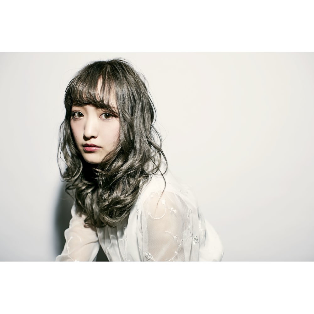 見返り美人のくぎづけミディ Real Dg リアルデザインギャラリー のヘアスタイル 美容院 美容室を予約するなら楽天ビューティ 見返り美人のくぎづけミディ Real Dg リアルデザインギャラリー のヘアスタイル 美容院 美容室を予約するなら楽天ビューティ