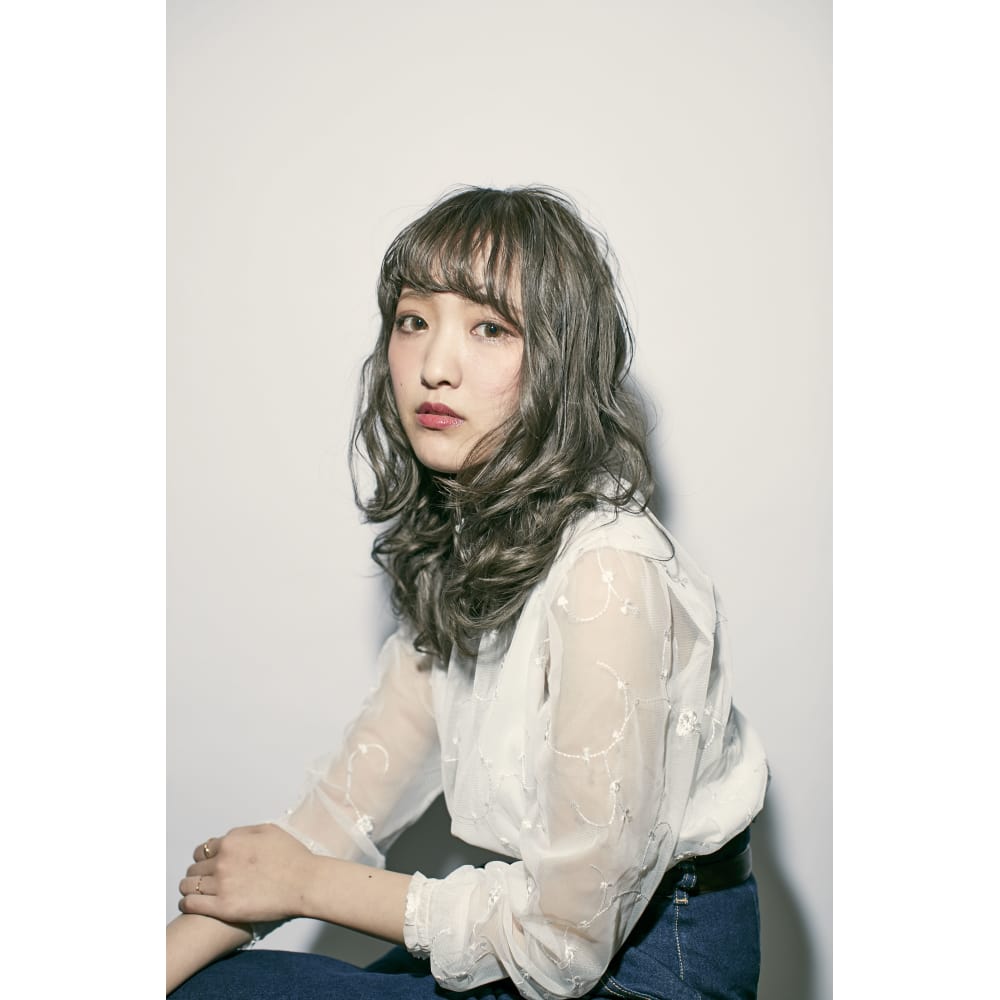 見返り美人のくぎづけミディ Real Dg リアルデザインギャラリー のヘアスタイル 美容院 美容室を予約するなら楽天ビューティ 見返り美人のくぎづけミディ Real Dg リアルデザインギャラリー のヘアスタイル 美容院 美容室を予約するなら楽天ビューティ