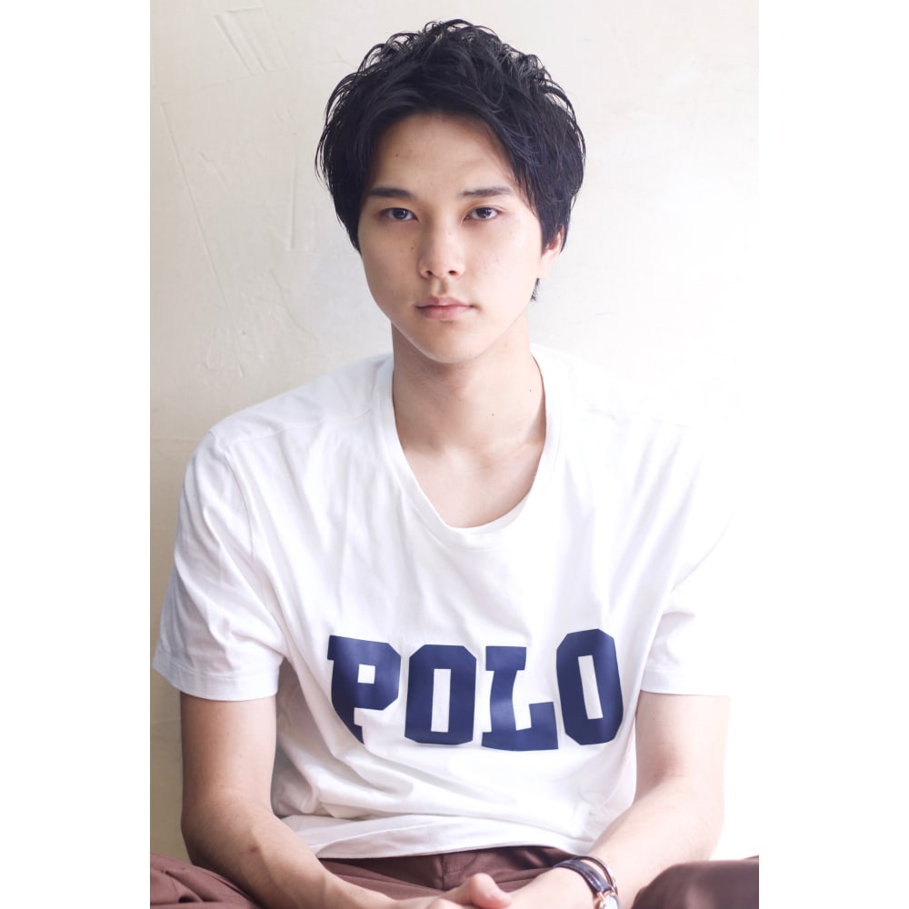 メンズミディアムマッシュ束感センターパートmー１８ Alice By Afloat アリスバイアフロート のヘアスタイル 美容院 美容室を予約するなら楽天ビューティ