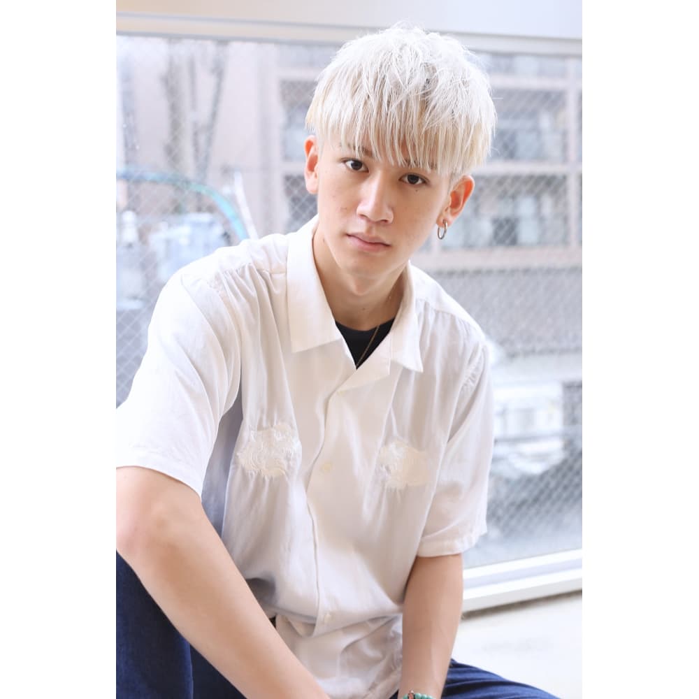 Rimma ホワイトベージュ スマートマッシュ 刈り上げ Rimma リマ のヘアスタイル 美容院 美容室を予約するなら楽天ビューティ