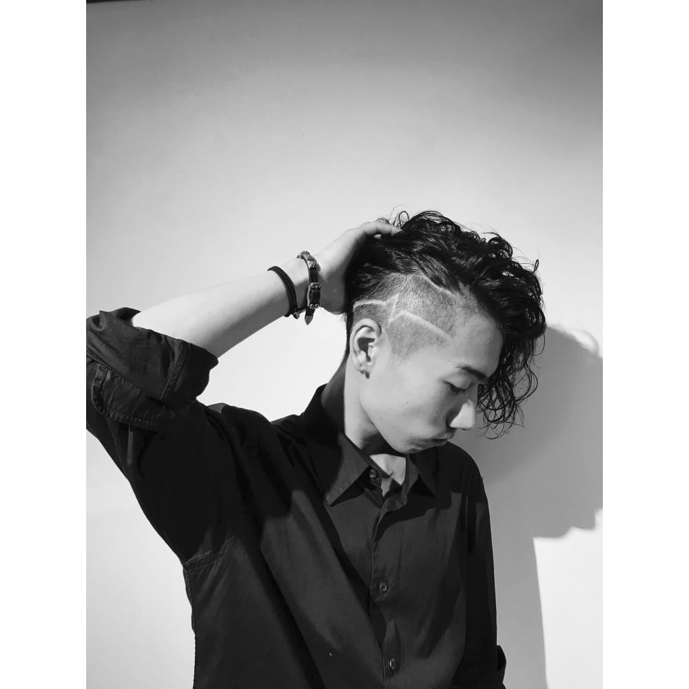 ハートブレイクスパイラル Men S Hair Spice 夢咲店 スパイス のヘアスタイル 美容院 美容室を予約するなら楽天ビューティ