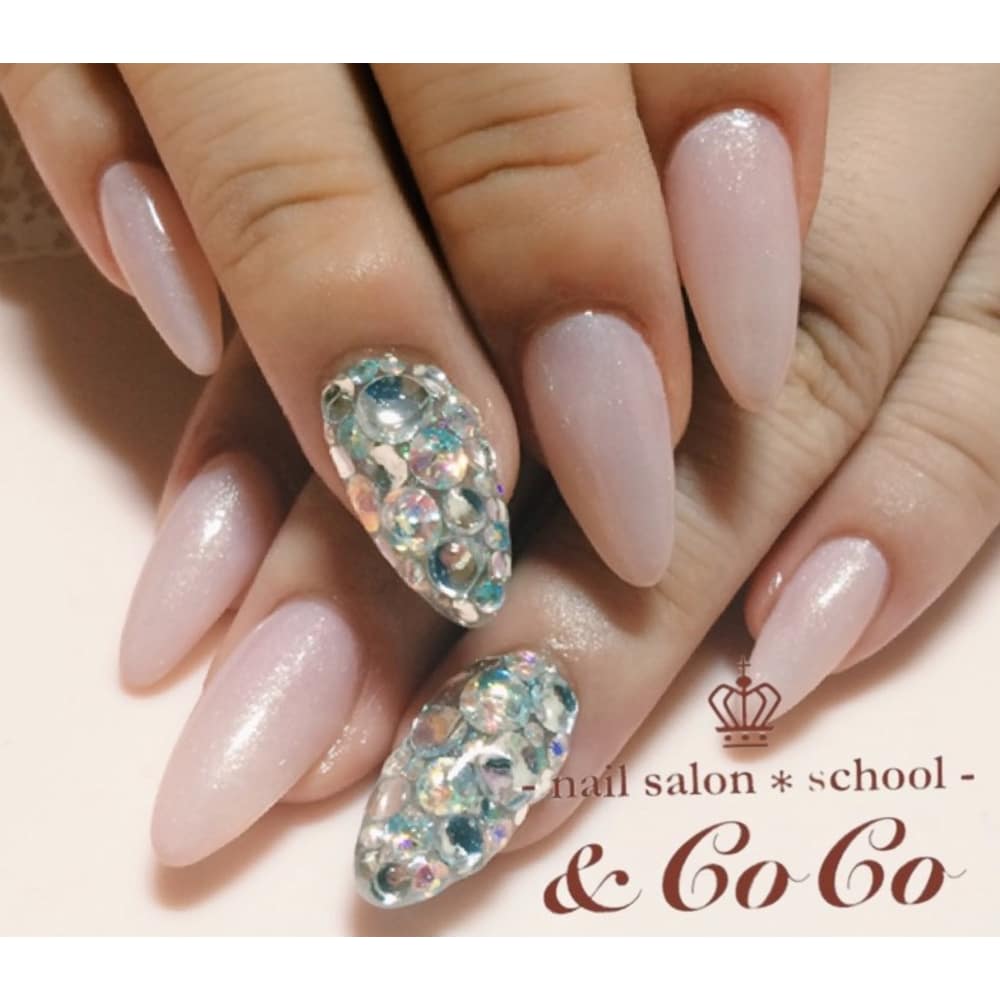 ナチュラルキラキラ Nailsalon School Coco ネイルサロンスクールアンドココ のネイルデザイン ネイル まつげサロン を予約するなら楽天ビューティ