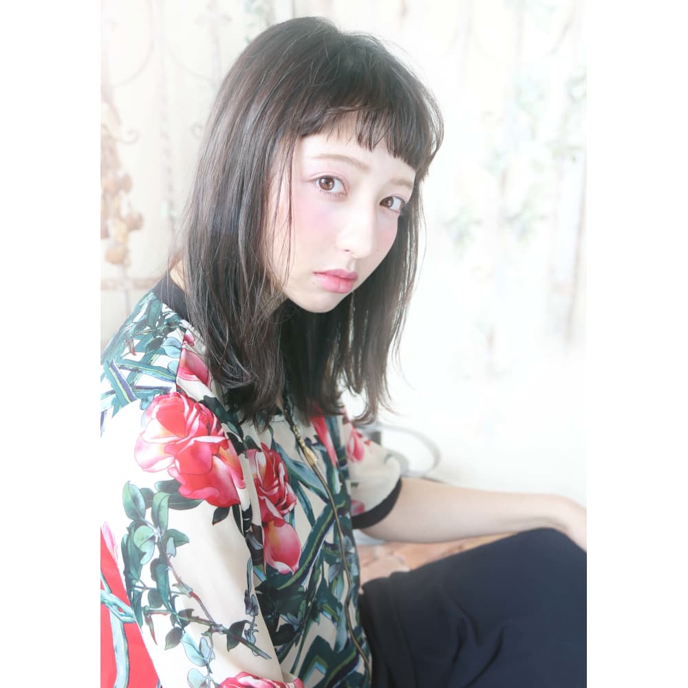 ヨーロピアンショートバング ロブヘア Mer メル のヘアスタイル 美容院 美容室を予約するなら楽天ビューティ